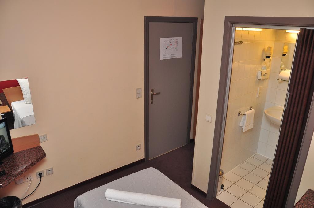 Hotel Afrit 28 Heusden-Zolder Pokoj fotografie