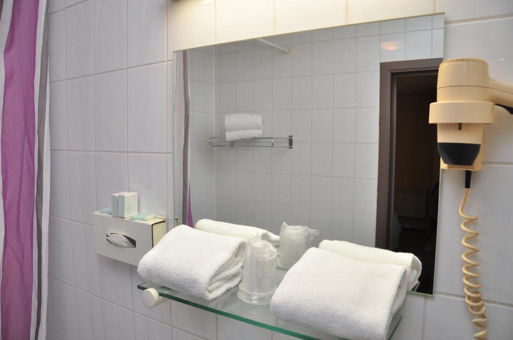 Hotel Afrit 28 Heusden-Zolder Pokoj fotografie