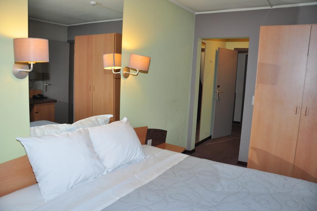 Hotel Afrit 28 Heusden-Zolder Pokoj fotografie