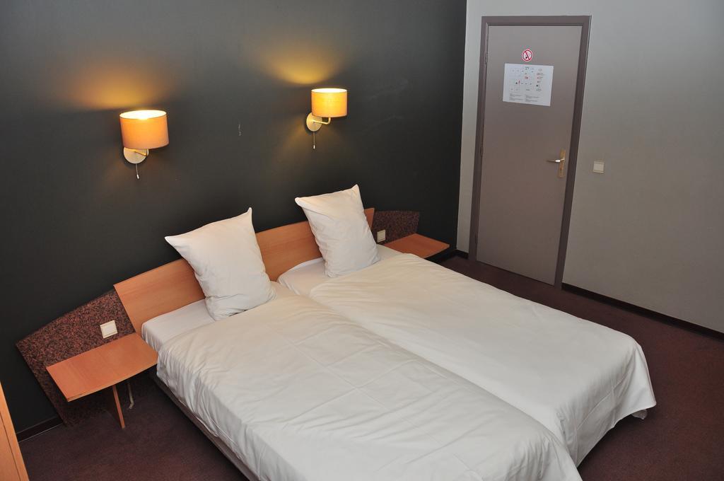 Hotel Afrit 28 Heusden-Zolder Pokoj fotografie